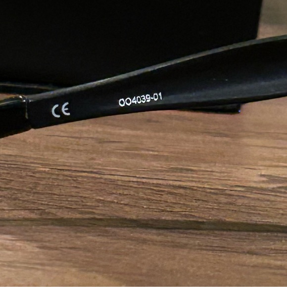 Oakley Deception Sunglasses OO4039-01-Black w/Gray Lenses-Excellent condition🌅 - Picture 2 of 5